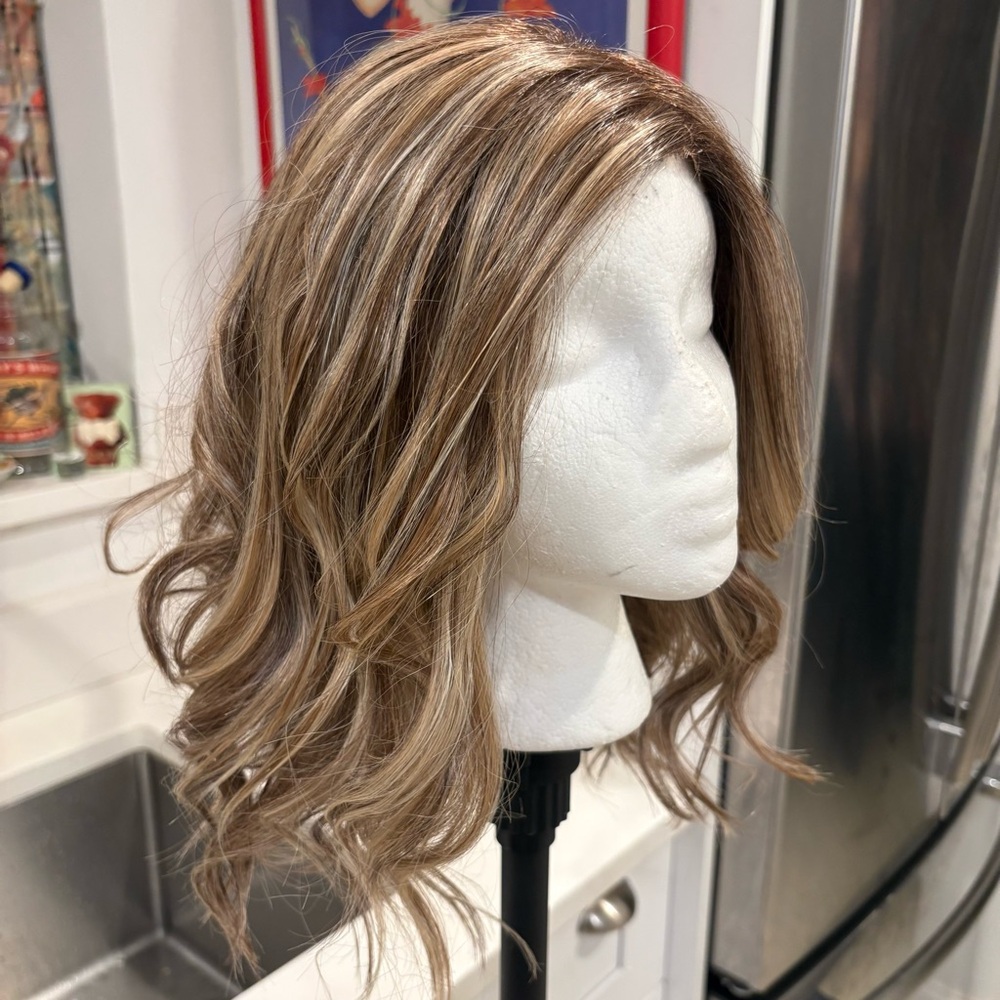 Raquel Welch Wavy Day Wig - Shaded Cappuccino